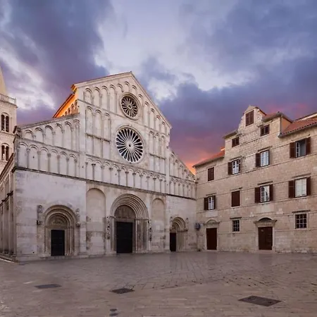Spacious Mauro & Pia In Center Of Zadar