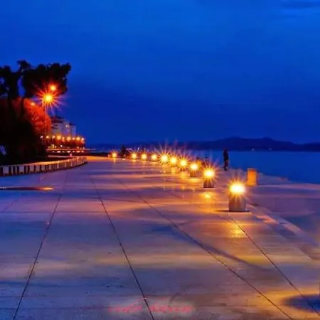 Spacious Mauro & Pia In Center Of ザダル