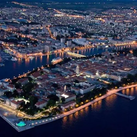 アパート Spacious Mauro & Pia In Center Of ザダル