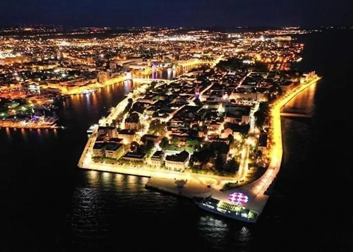 Spacious Mauro&pia In Center Of Apartamento Zadar